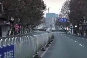不顧數(shù)十萬的虧損，飯店老板堅持為醫(yī)護送<em>愛心</em>餐