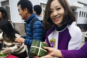 越南風(fēng)土人情——粽子做成四方塊