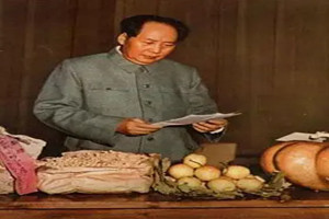 1949年<em>毛主席</em>為《人民鐵道》報親筆題寫刊名
