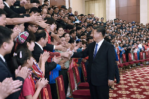 <em>習(xí)近平</em>會見全國體育先進(jìn)單位和先進(jìn)個人代表等