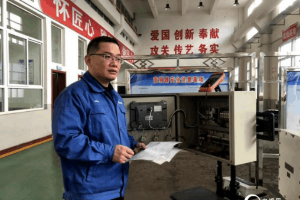 <em>王</em>斌俊：從小電工<em>到</em>大<em>工匠</em><em>的</em>“機電神醫(yī)”