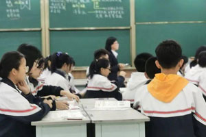 特殊教育<em>專(zhuān)業(yè)</em>：《特殊兒童心理與教育》<em>課程</em>教學(xué)大綱