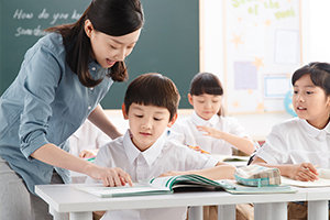 學前<em>教育</em><em>專業</em>：《幼兒園<em>課程</em><em>與</em>活動<em>設計</em>—幼兒園<em>課程</em>中的游戲活動》<em>課程</em><em>思</em><em>政</em><em>課堂教學</em><em>設計</em>